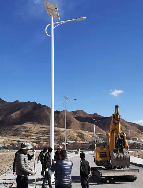 甘南碌曲10米吉木萨尔太阳能路灯项目