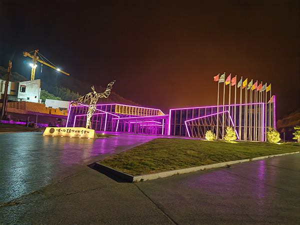 城市亮化是现代城市建设的重要组成部分,它不仅可以美化城市的夜景,还能提升城市的整体形象。随着科技的不断进步,城市亮化也得到了更多的关注和创新。本文将介绍一些关于城市亮化的创意和技术,帮助读者了解城市亮化的重要性以及如何进行吉木萨尔城市亮化的规划和实施。 城市亮化是现代城市建设的重要组成部分,它不仅可以美化城市的夜景,还能提升城市的整体形象。随着科技的不断进步,城市亮化也得到了更多的关注和创新。本文将介绍一些关于城市亮化的创意和技术,帮助读者了解吉木萨尔城市亮化的重要性以及如何进行吉木萨尔城市亮化的规划和实施。