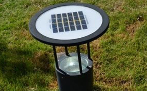 吉木萨尔别墅庭院氛围营造：草坪灯选型与布光技巧